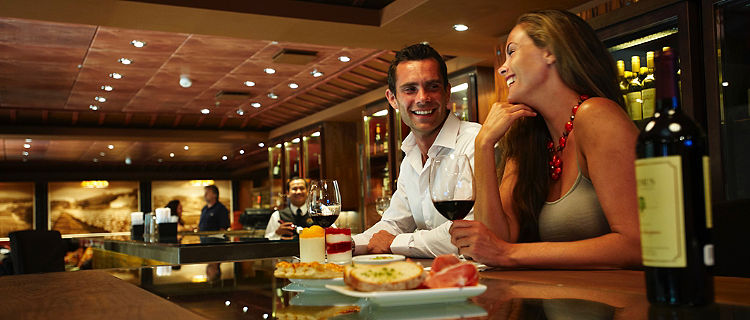 Oasis of the Seas?, Vintages, couple, Wine, Food and Beverage, laughter, tapas, young couple, Allure, Allure of the Seas?, AL, OA
