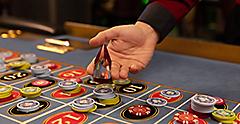 casino royale roulette hand chips RCL WN