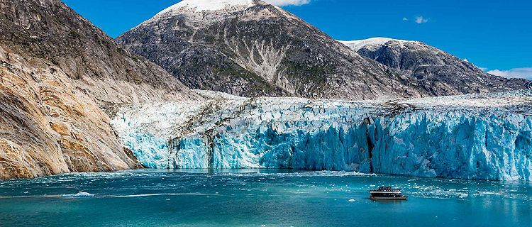 endicott arm dawes glacier icy snow cliffs icebergs