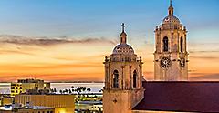 Corpus Christi Cathedral with the sunrise. TexCorpus Christi Cathedral with the sunrise. Texas