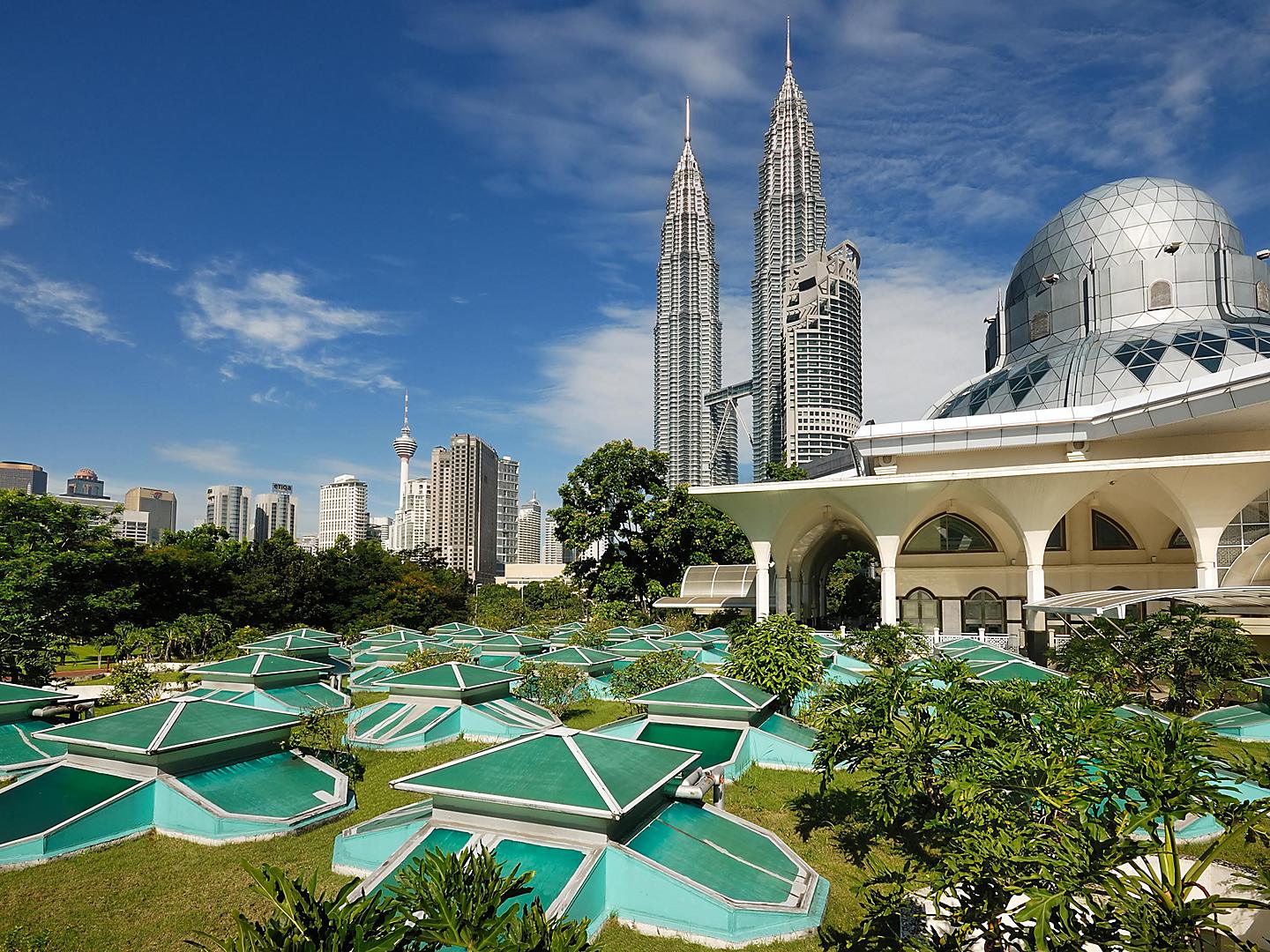 Kuala Lumpur, Malaysia Twin Towers Mosque