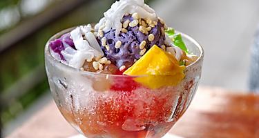 Popular ice cream dessert Halo-halo in Subic Bay, Philippines